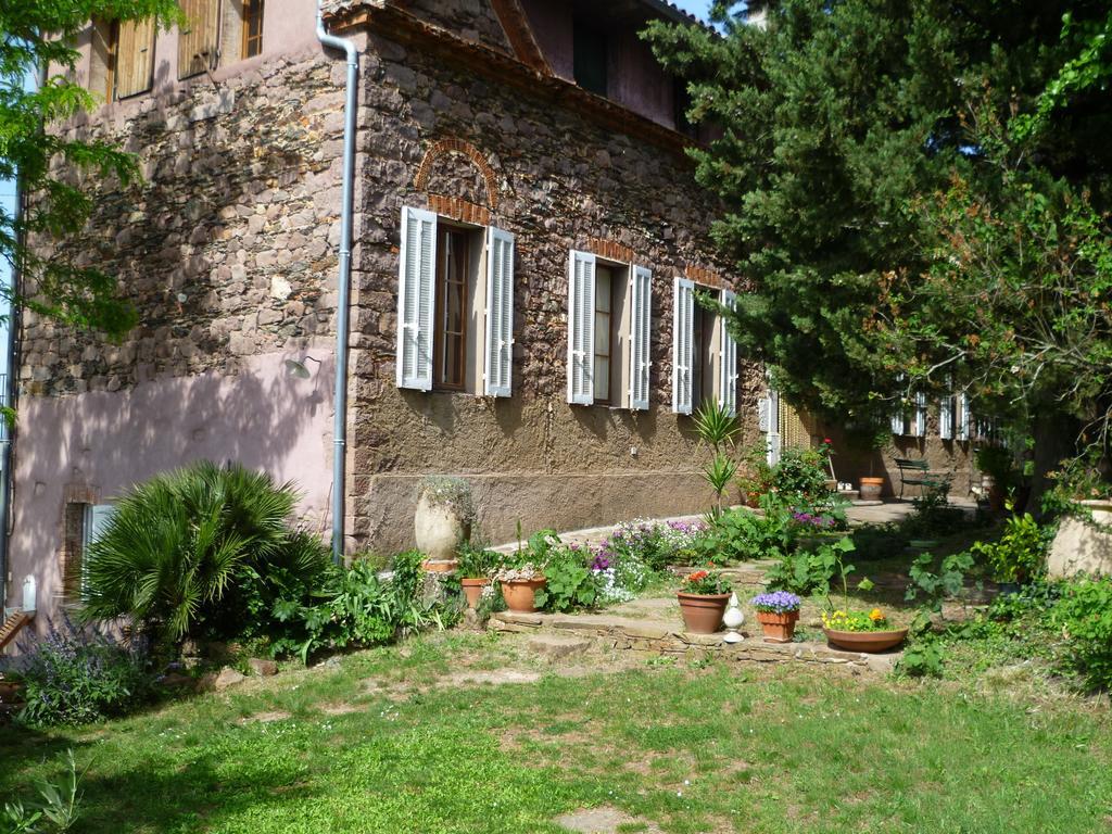Bed&breakfast La Maison De Nathalie Les Mayons Buitenkant foto