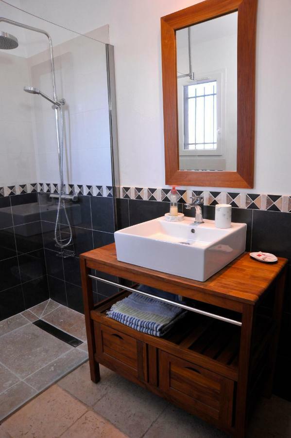 Bed&breakfast La Maison De Nathalie Les Mayons Buitenkant foto