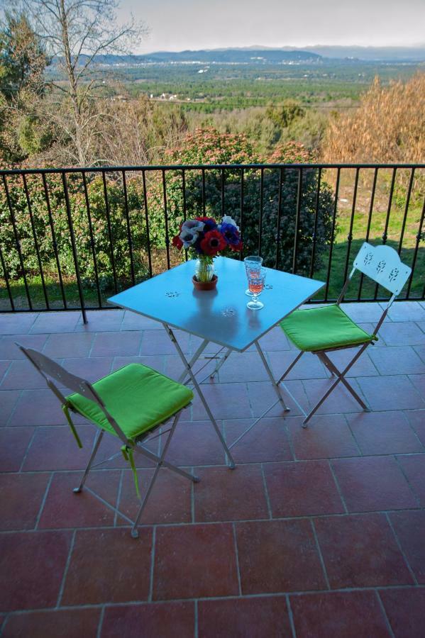 Bed&breakfast La Maison De Nathalie Les Mayons Buitenkant foto