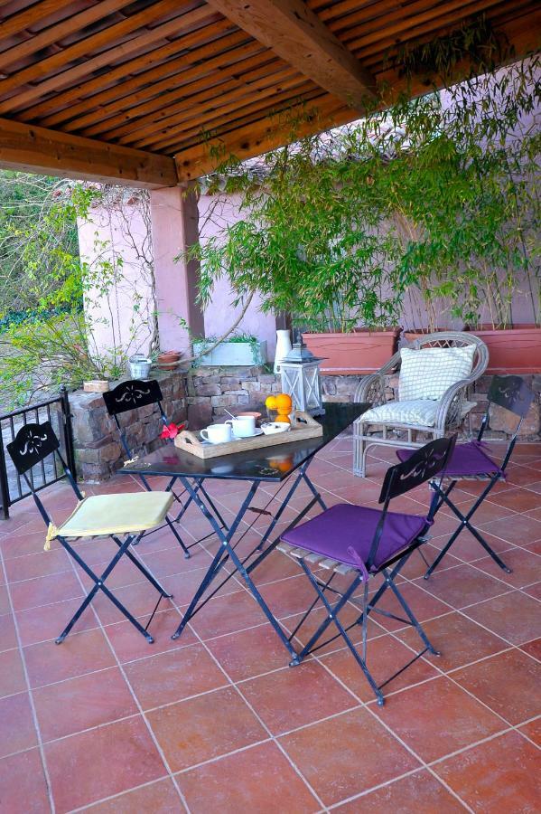 Bed&breakfast La Maison De Nathalie Les Mayons Buitenkant foto